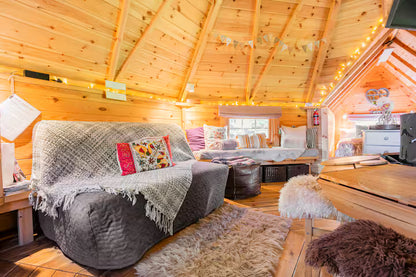 The Hut & Hot Tub - Kent
