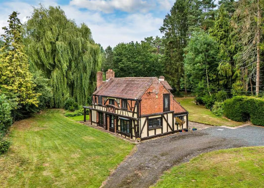 Entire Cottage & Private Lake - Shropshire