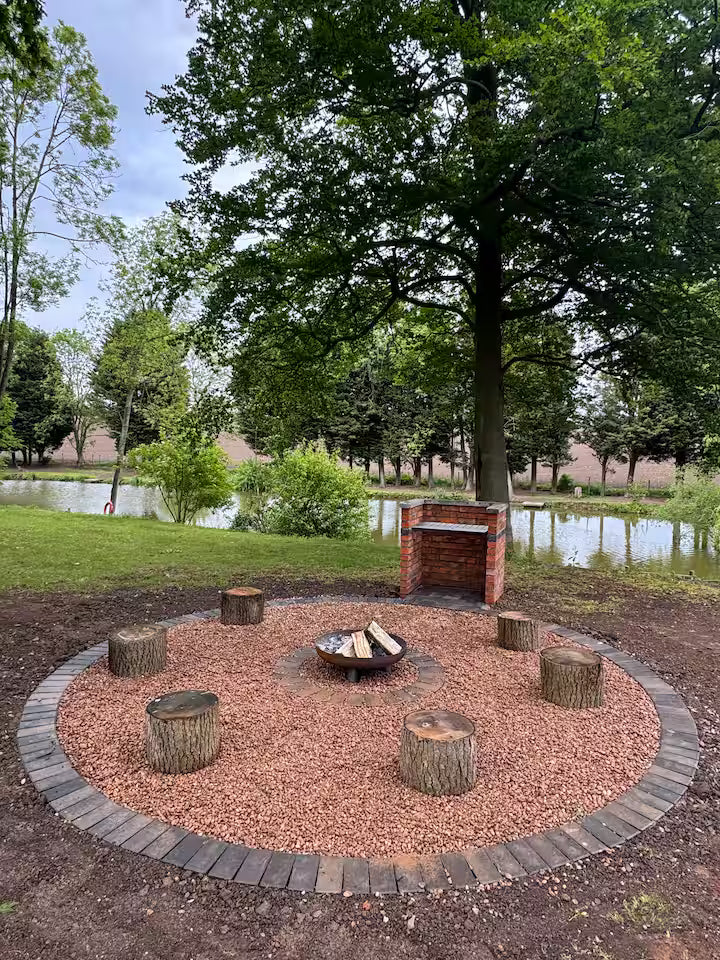 Fishing Lake Cabin - Warwickshire