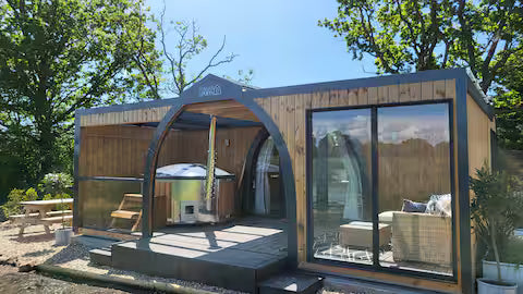 Relaxing Hut & Hot Tub - East Sussex