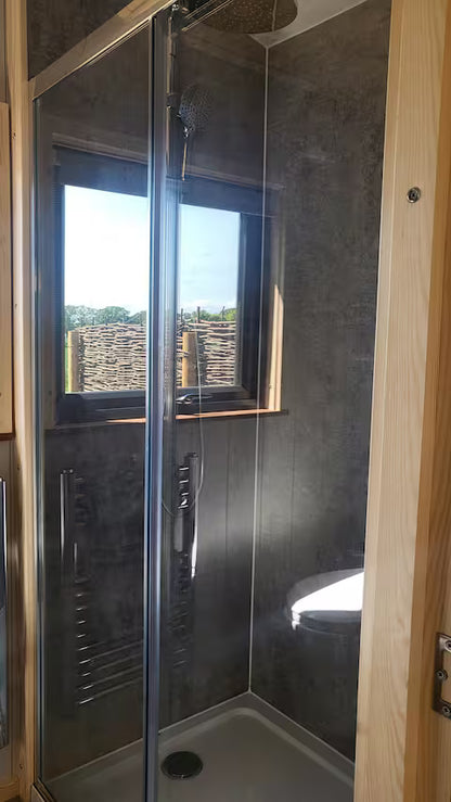 Relaxing Hut & Hot Tub - East Sussex