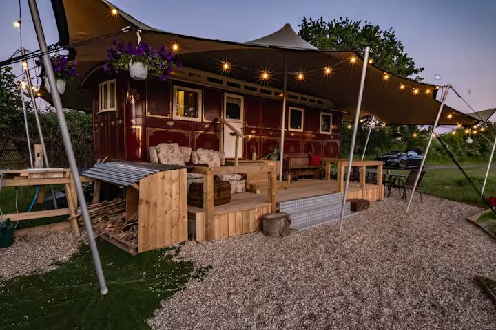 Romantic Wagon & Farm Stay - Kent