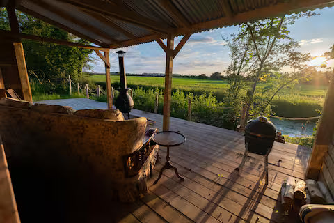 Romantic Wagon & Farm Stay - Kent