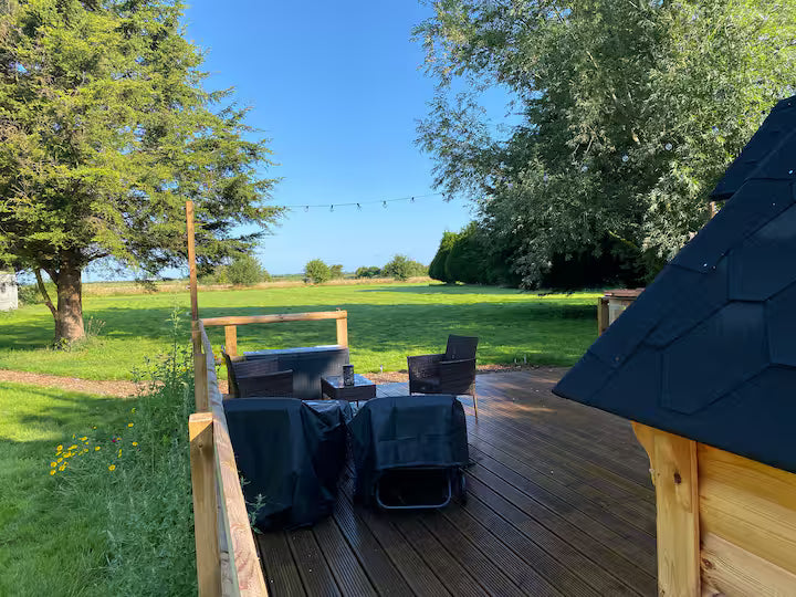 The Hut & Hot Tub - Kent