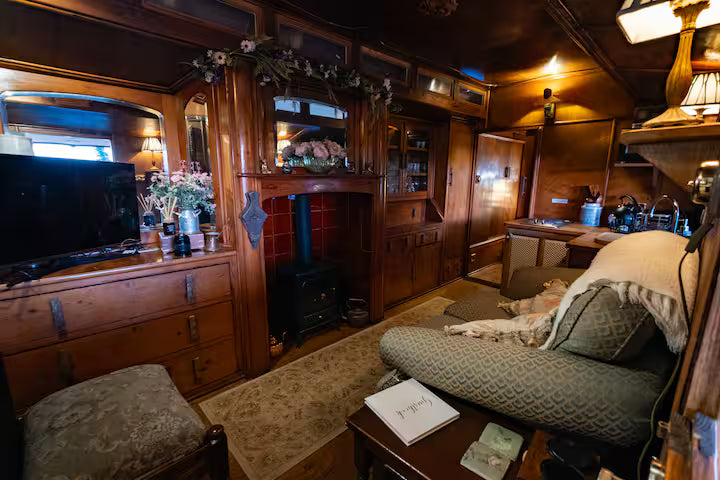 Romantic Wagon & Farm Stay - Kent