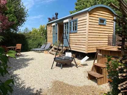Shepherd Hut & Hot Tub - Somerset