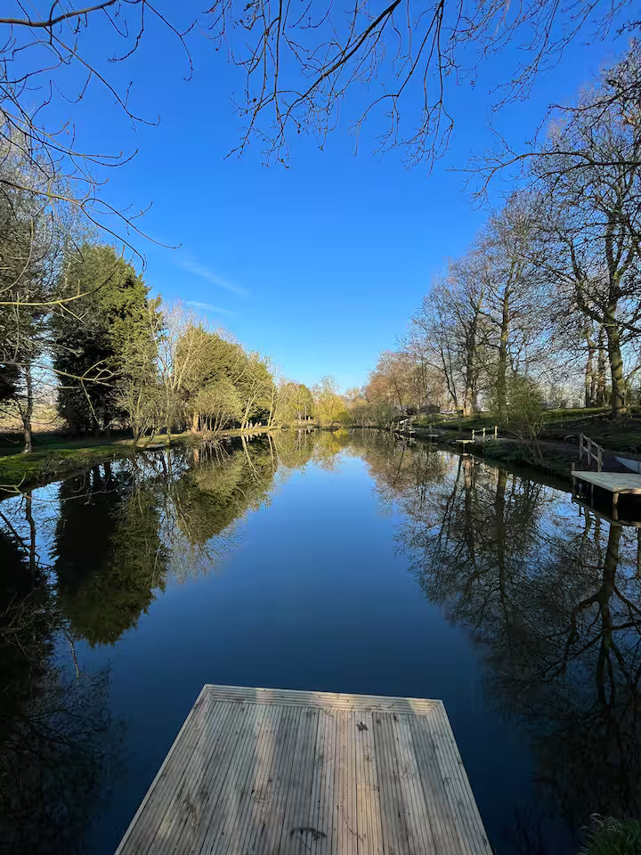 Fishing Lake Cabin - Warwickshire
