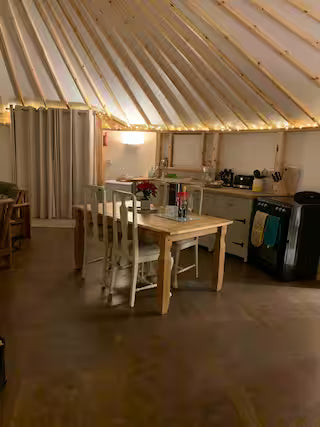 Roundhouse & Hot Tub - Norfolk