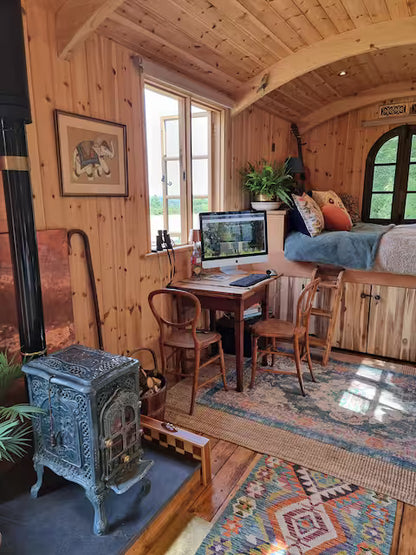 Romantic Luxury Shepherd Hut - Windsor
