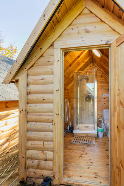 The Hut & Hot Tub - Kent