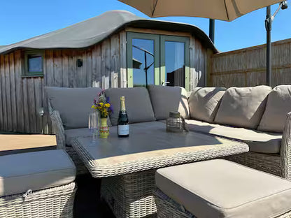 Roundhouse & Hot Tub - Norfolk