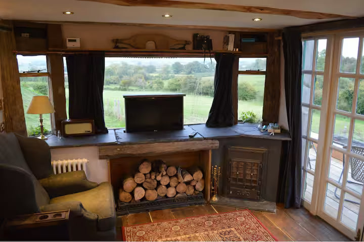 Log Cabin - Glastonbury