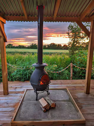 Romantic Wagon & Farm Stay - Kent