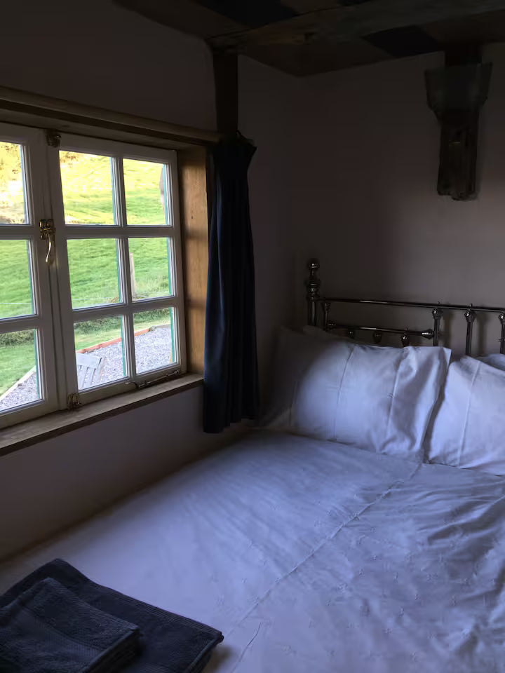 Log Cabin - Glastonbury