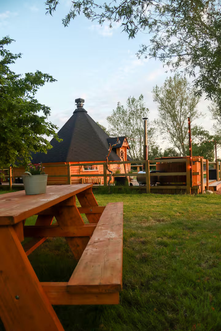 The Hut & Hot Tub - Kent