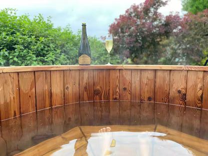 Shepherd Hut & Hot Tub - Somerset