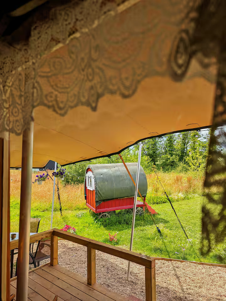 Romantic Wagon & Farm Stay - Kent