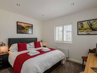 8 Guest 4 Bedroom Cottage - Bradwell