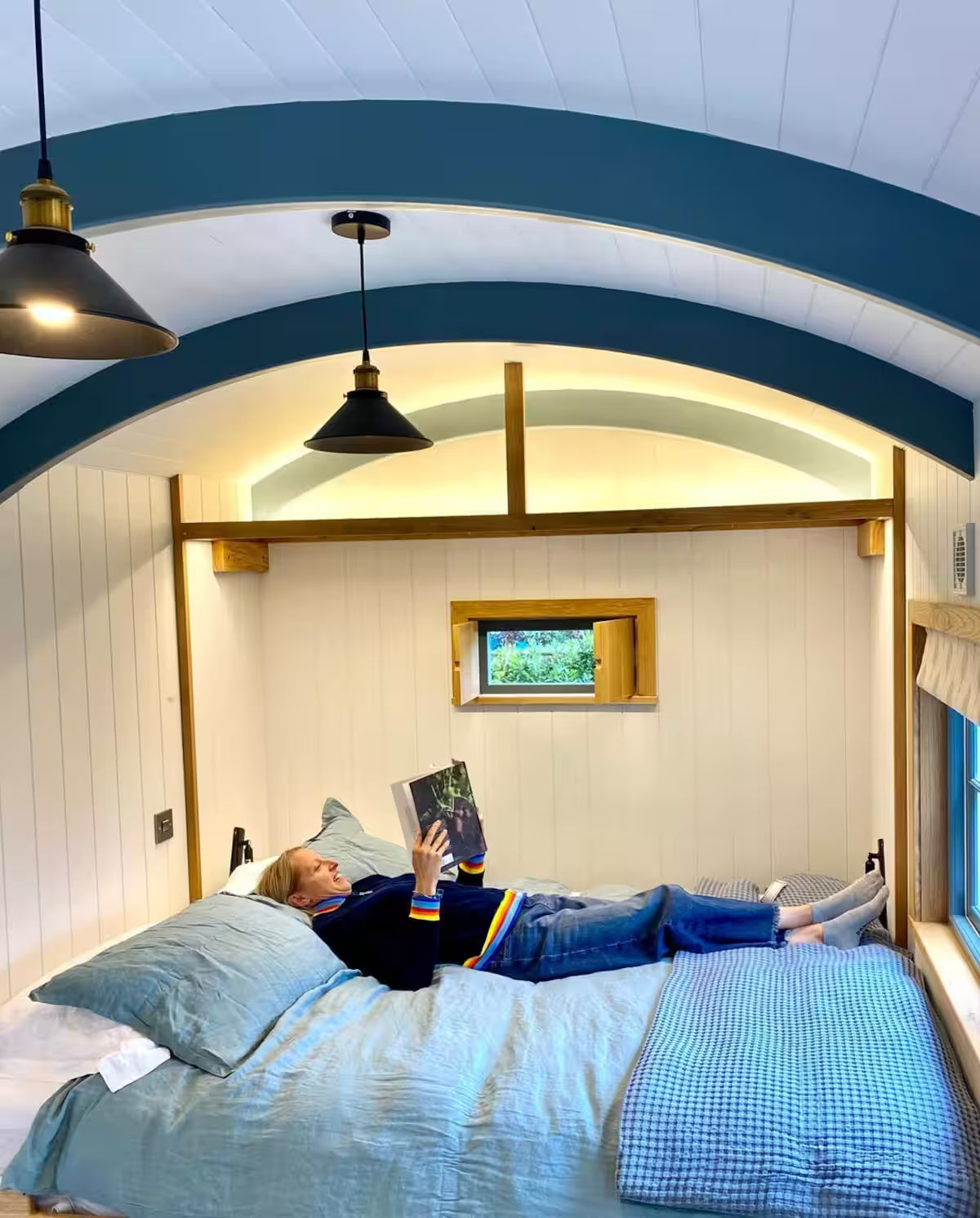 Shepherd Hut & Hot Tub - Somerset