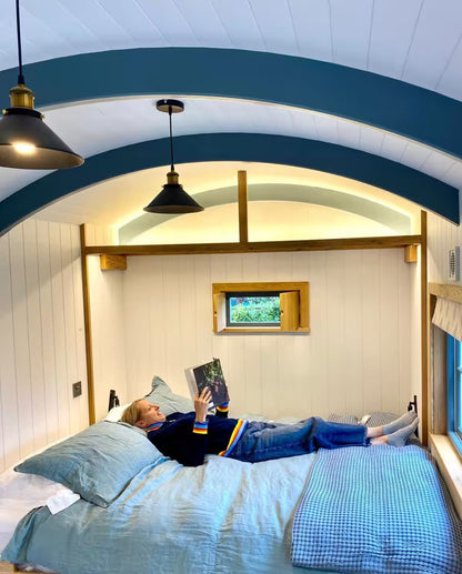 Shepherd Hut & Hot Tub - Somerset