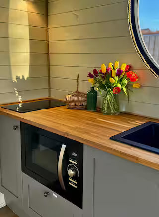 Romantic Retreat - Ashwicke
