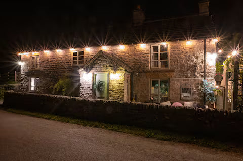 Modernised 1700's Cottage - Derbyshire
