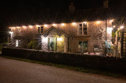 Modernised 1700's Cottage - Derbyshire