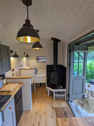 Hut In The New Forest - Hampshire