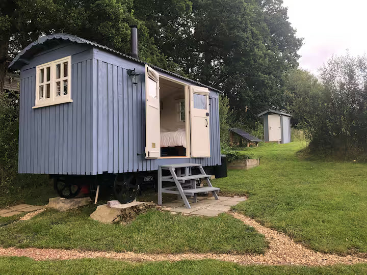 Off Grid Shepherd Hut - West Devon
