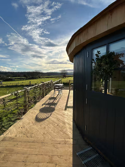 Luxury Roundhouse & Hot Tub - North Curry