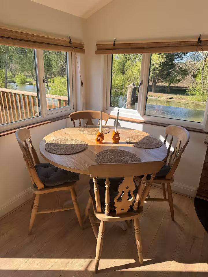 Fishing Lake Cabin - Warwickshire