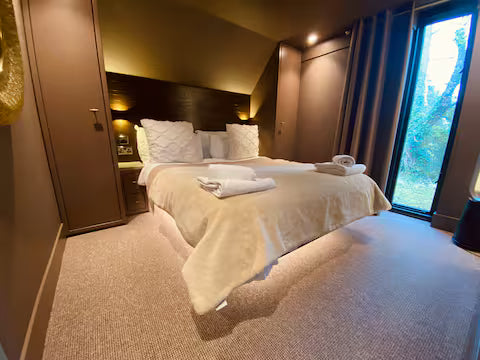 Romantic A Frame Home - Somerset