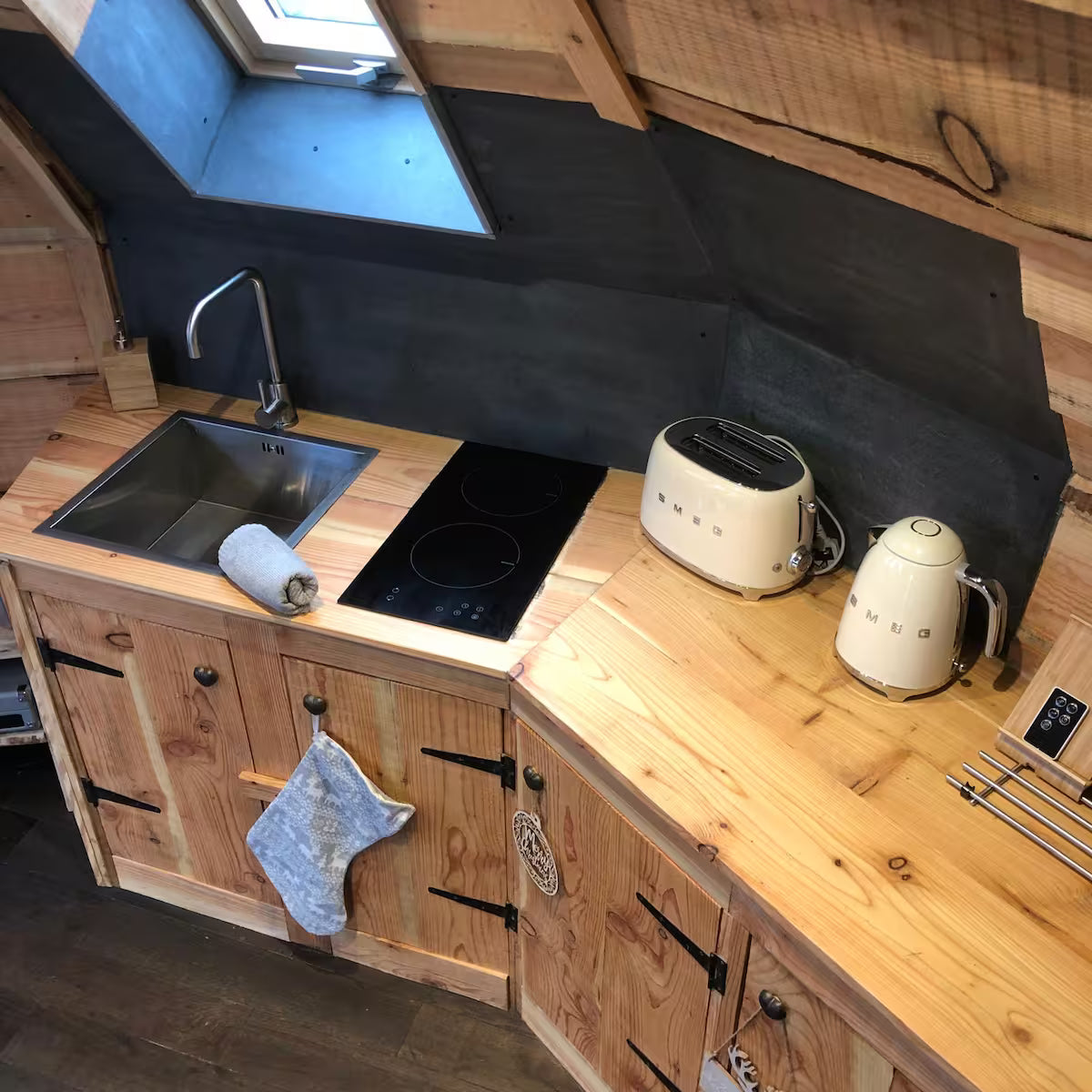 Stargazing Cabin - Monmouth