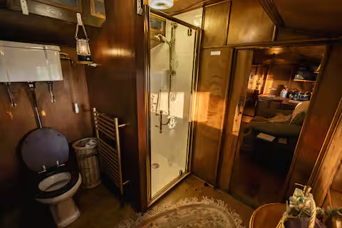 Romantic Wagon & Farm Stay - Kent