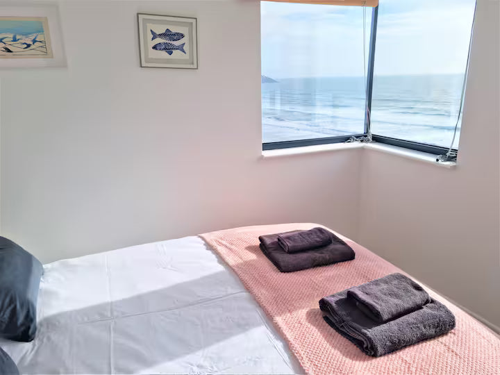 2 Bed Cliff Retreat - Cornwall