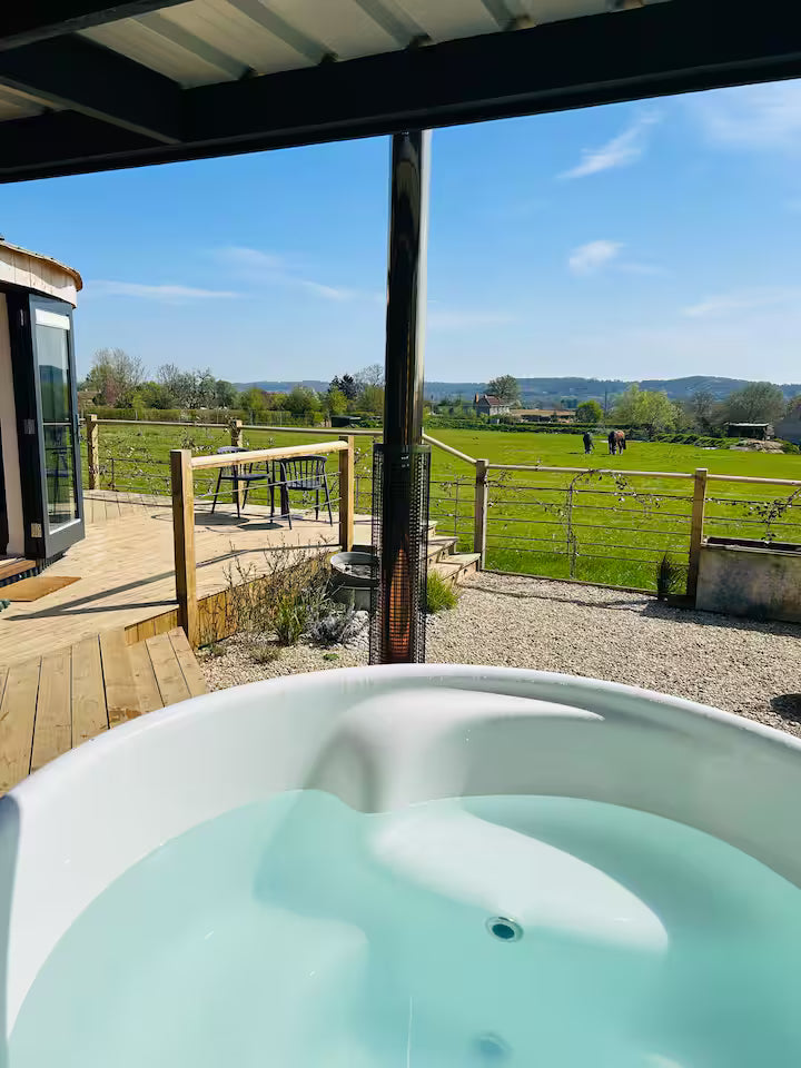 Luxury Roundhouse & Hot Tub - North Curry