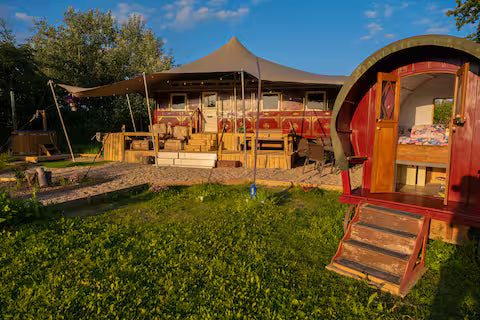 Romantic Wagon & Farm Stay - Kent