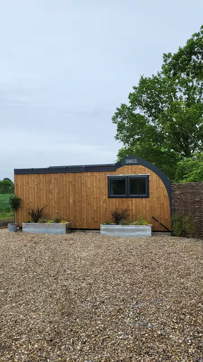 Relaxing Hut & Hot Tub - East Sussex