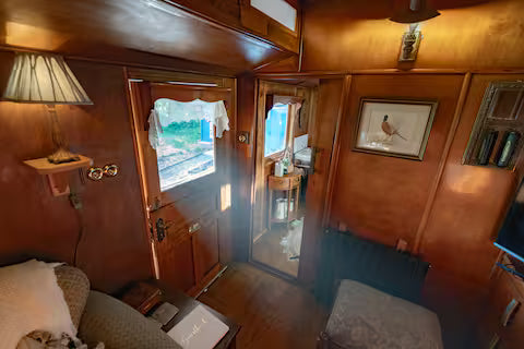 Romantic Wagon & Farm Stay - Kent