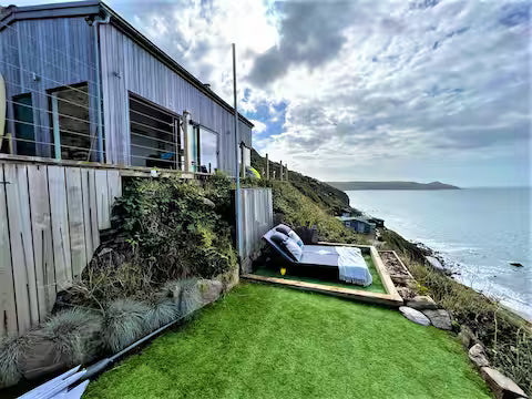 2 Bed Cliff Retreat - Cornwall