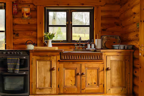 Lake Cabin - East Sussex
