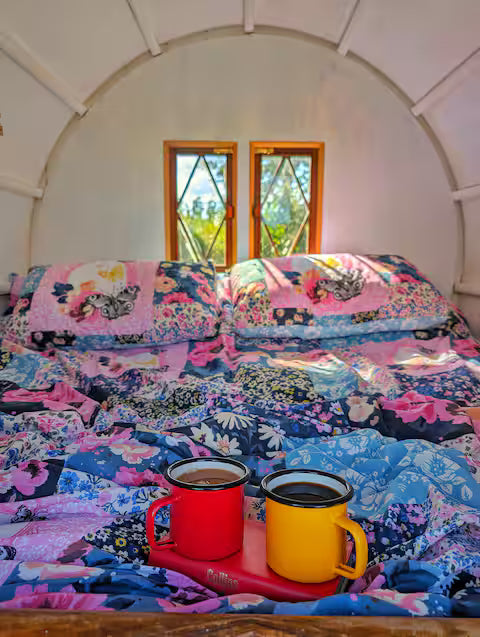 Romantic Wagon & Farm Stay - Kent