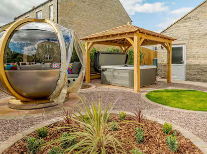8 Guest 4 Bedroom Cottage - Bradwell