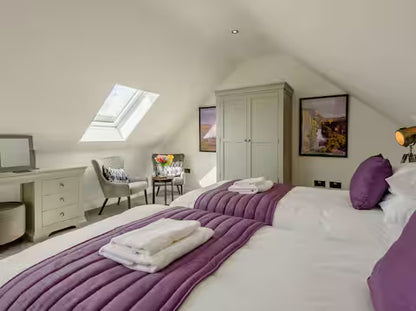 8 Guest 4 Bedroom Cottage - Bradwell