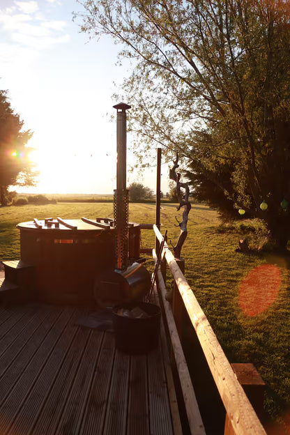 The Hut & Hot Tub - Kent