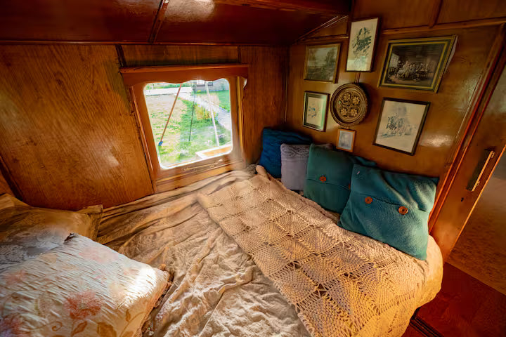 Romantic Wagon & Farm Stay - Kent
