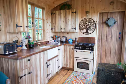 Romantic Luxury Shepherd Hut - Windsor