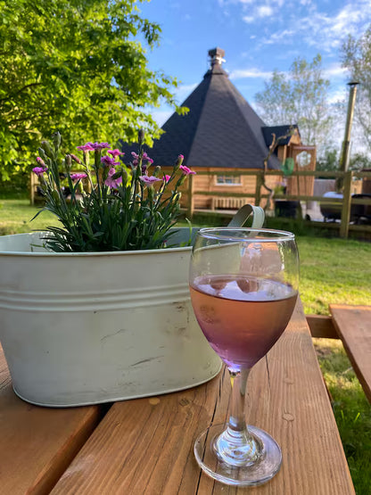 The Hut & Hot Tub - Kent