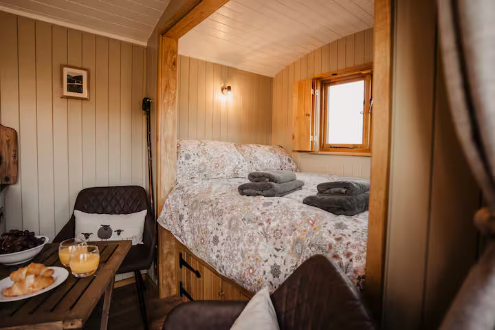 Shepherd Hut - Llanbedr