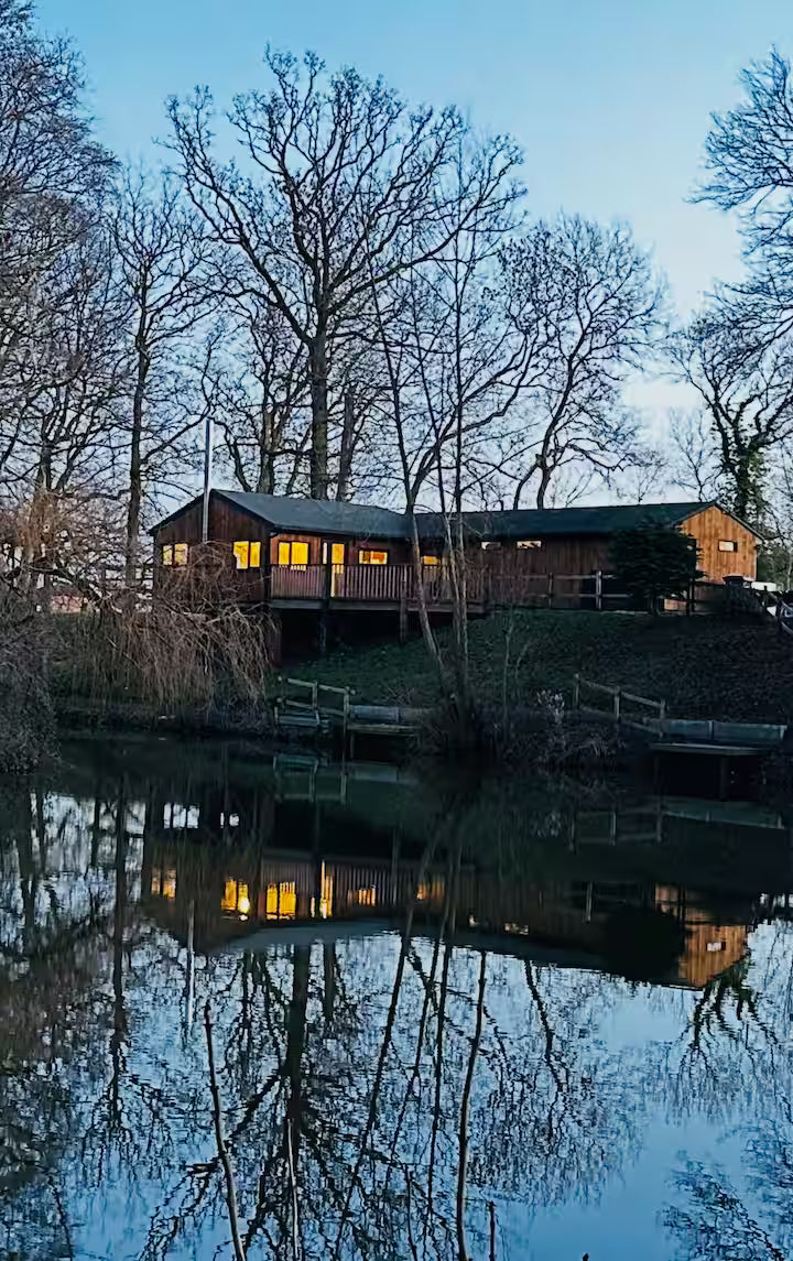 Fishing Lake Cabin - Warwickshire